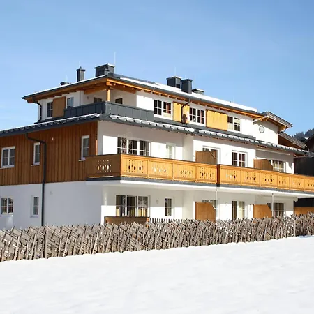 Apartment In Near Lift *